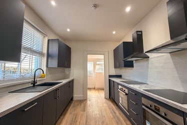 8 bed house, Mount Gould Road, Lipson, Plymouth, PL47PS - Image 2