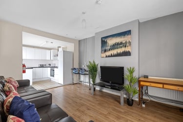 4 bed house, Chedworth Street, Greenbank, Plymouth, PL48NT - Image 2