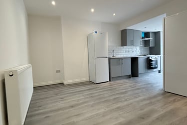 6 bed house, Princes Avenue, Acton, London, W38LT - Image 2