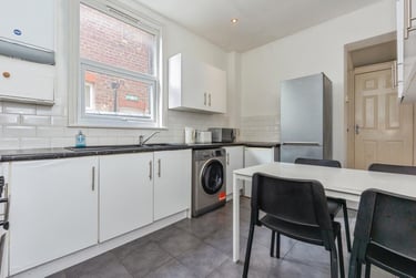 4 bed house, Furness Road, Fallowfield, Manchester, M146LX - Image 1