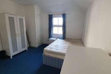 4 bed flat, Hampshire terrace (opposite student's union), Near university, Portsmouth, PO12QF - Image 12