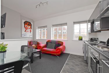 2 bed flat, Mary Street, City Centre, Sheffield, S14RU - Image 1