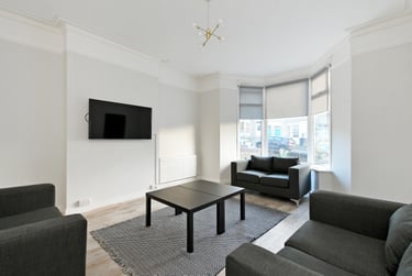 6 bed house, Granville Road, Heeley, Sheffield, S22RP - Image 1