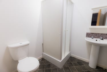 3 bed flat, Clough Road, Heeley, Sheffield, S24BN - Image 9