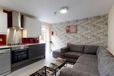 10 bed house, Evelyn Street, Fallowfield, Manchester, M146WF - Image 1