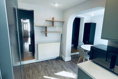 5 bed house, Cleeveland street, St Pauls, Cheltenham, GL519HU - Image 3