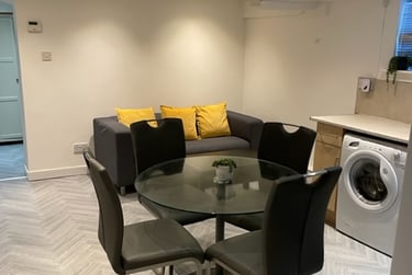 1 bed flat, Ladybarn road, Fallowfield, Manchester, M146WN - Image 1