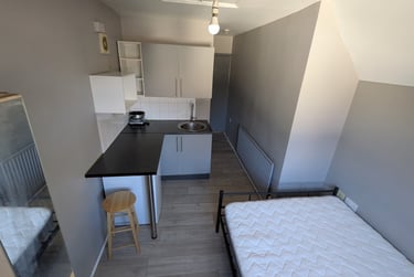 1 bed studio, Western Avenue, East Acton, London, W37TX - Image 3