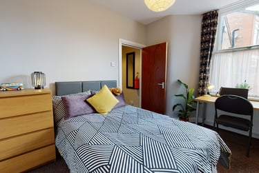 1 bed flat, Platt Lane, Rusholme, Manchester, M147PY - Image 1