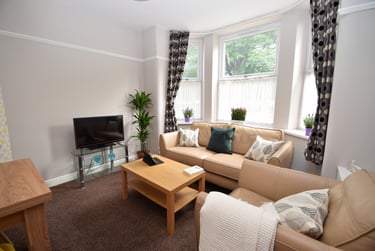 1 bed flat, Platt Lane, Rusholme, Manchester, M147PY - Image 2