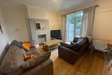 4 bed house, Barnsfold Avenue, Fallowfield, Manchester, M146FJ - Image 2