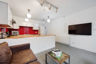 6 bed house, Fleeson Street, Rusholme, Manchester, M145NG - Image 2