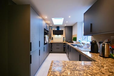 6 bed house, Monica Grove, Burnage, Manchester, M192BN - Image 2