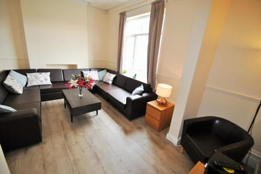 10 bed house, Slade Lane, Levenshulme, Manchester, M192AE - Image 3