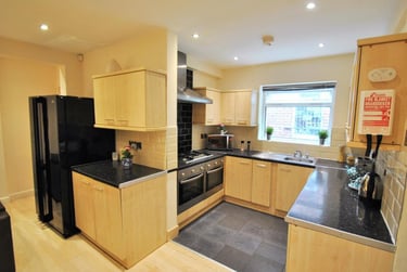 6 bed house, Parrs Wood Road, Withington, Manchester, M204RQ - Image 2