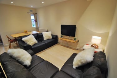 6 bed house, Parrs Wood Road, Withington, Manchester, M204RQ - Image 1