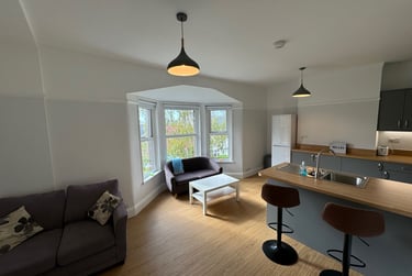 2 bed flat, Green Park Avenue, Mutley, Plymouth, PL46PG - Image 1