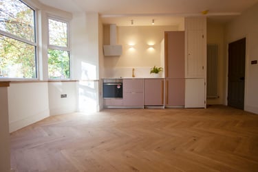 2 bed flat, Wilbraham Road, Whalley Range, Manchester, M168NP - Image 1