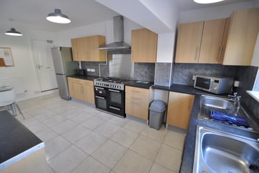 6 bed house, Gwydr Crescent, Uplands, Swansea, SA20AB - Image 9