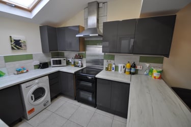 5 bed house, Baglan St, Port tennant, Swansea, SA18JZ - Image 2