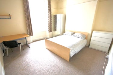 6 bed house, Furzehill Road, Mutley, Plymouth, PL47JZ - Image 3