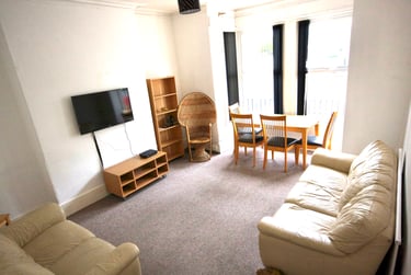 5 bed house, Southern Terrace, Greenbank, Plymouth, PL47LS - Image 2