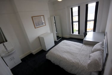 6 bed house, Furzehill Road, Mutley, Plymouth, PL47JZ - Image 4