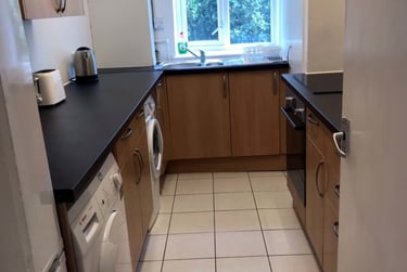 2 bed flat, Greenwich Area, Woolwich, London, SE185PU - Image 2