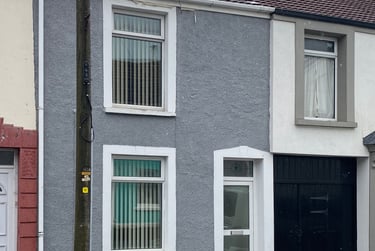 4 bed house, Spring Tce, Sandfields, Swansea, SA13TD - Image 1