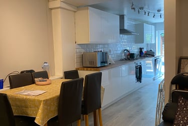 4 bed house, Spring Tce, Sandfields, Swansea, SA13TD - Image 8