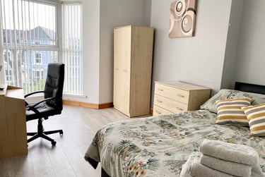 6 bed house, Brynmill, Swansea, SA20AN - Image 2