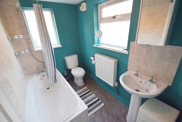 3 bed house, Thornton Road, Shelton, Stoke, ST42BD - Image 2