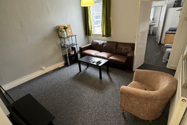 3 bed house, Ashford Street, Shelton, Stoke, ST42EN - Image 1