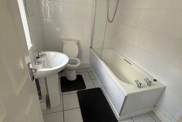 3 bed house, Crowther Street, Shelton, Stoke, ST42ER - Image 6