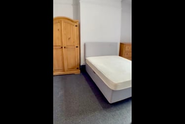 5 bed house, Crowther Street, Shelton, Stoke, ST42ER - Image 1