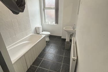 3 bed house, Carlton Road, Shelton, Stoke, ST42BG - Image 8