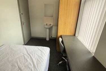 4 bed house, Boughey Road, Shelton, Stoke, ST42BB - Image 8