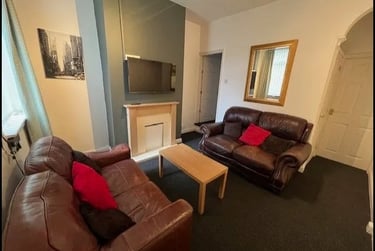 4 bed house, Darnley Street, Shelton, Stoke, ST42BH - Image 6