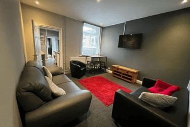 4 bed house, Guildford Street, Shelton, Stoke, ST42EP - Image 1