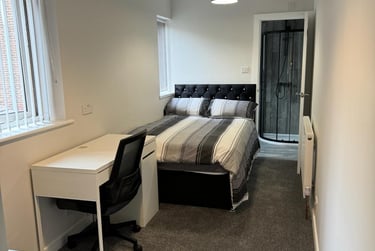 4 bed house, Queen Anne Street, Shelton, Stoke, ST42EQ - Image 3