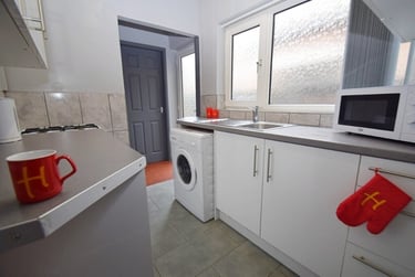 3 bed house, Carlton Road, Shelton, Stoke, ST42BG - Image 4