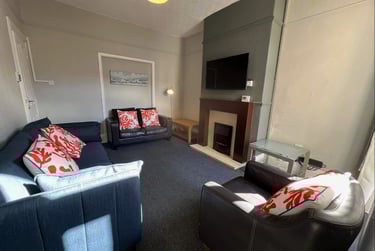 5 bed house, Watford Street, Shelton, Stoke, ST42EW - Image 1