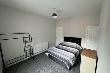 3 bed house, Spencer Road, Shelton, Stoke, ST42BE - Image 4