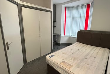 5 bed house, Aynsley Road, Shelton, Stoke, ST42RA - Image 4