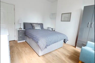 3 bed house, Leek Road, Shelton, Stoke, ST42BP - Image 2