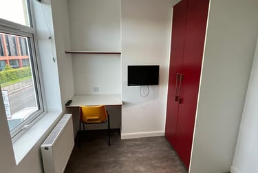 4 bed house, Leek Road, Shelton, Stoke, ST42BW - Image 5