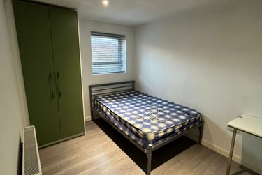 5 bed house, Queen Anne Street, Shelton, Stoke, ST42EQ - Image 1