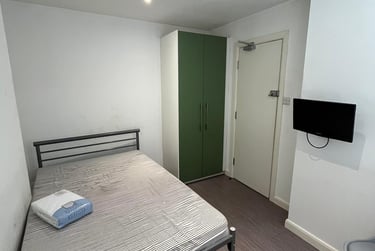 5 bed house, Beresford Street, Shelton, Stoke, ST42EX - Image 1