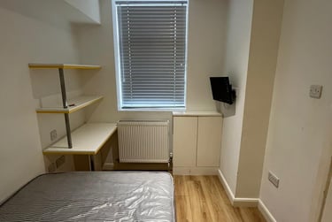 2 bed house, Conway Street, Shelton, Stoke, ST42BL - Image 3