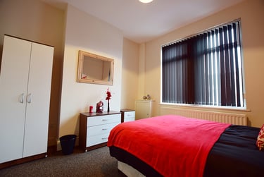 4 bed house, Vinebank Street, Penkhull, Stoke, ST45AD - Image 1